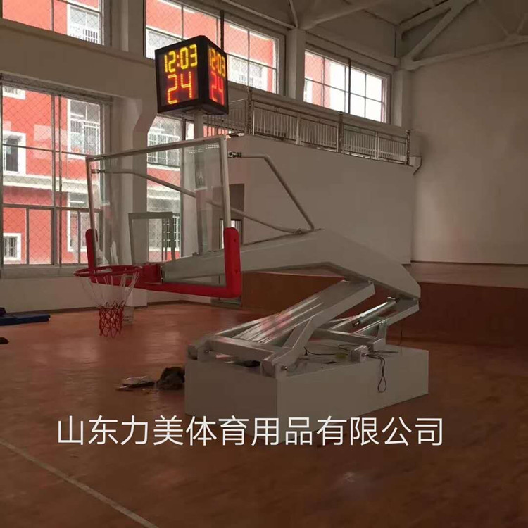 電動液壓籃球架.jpg 電動液壓籃球架.jpg